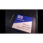 Western Digital WD BLUE 3D NAND SATA SSD 250 GB (WDS250G2B0A)