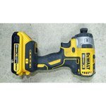 DeWALT DCF887D2