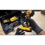 Ударная аккумуляторная дрель-шуруповерт DeWALT DCD709S2T Li-Ion 1.5 А·ч 18 В х2 кейс TSTAK 65 Н·м