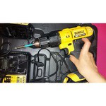 Аккумуляторная дрель-шуруповерт DeWALT DCD777S2TC 65 Н·м