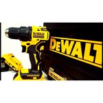 Аккумуляторная дрель-шуруповерт DeWALT DCD708P2T