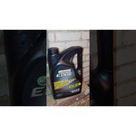 Синтетическое моторное масло Castrol Edge 5W-40